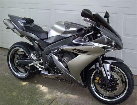 Silver 04 With Polished Lips Yamaha R1 Forum Yzf R1 Forums