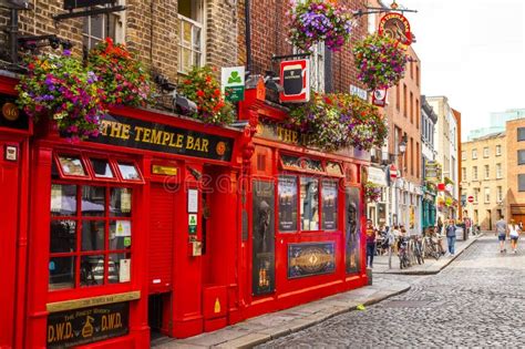 Famous Irish Temple Bar Dublin Editorial Image Image Of Place