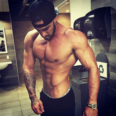 insanely bodybuilding s motivation guys to follow on instagram men s fitness and workouts fix