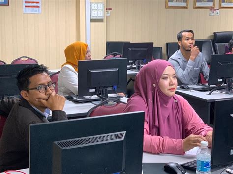 The storyboard provided, my task is to design the layout and animate. BENGKEL KONFIGURASI SISTEM PENGURUSAN ADUAN AWAM (SISPAA ...