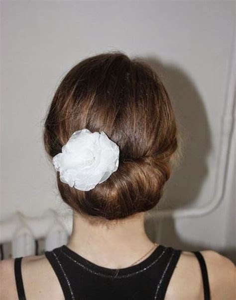 Diy Easy And Elegant Bun Hairstyle The Idea King