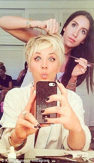 Pin By Alex Troiano On Hairstyles Caley Cuoco Short Hair