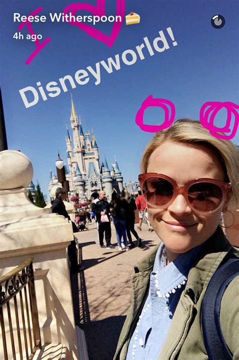 Reese Witherspoon Wows For Planet Hollywood Disney Springs Daily Mail