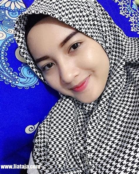 Indonesia hijab susu gede sange berat by bokepsantuy. Kumpulan Foto Cewek Cantik Wanita Berhijab Masih Muda ...