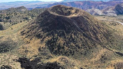 4k Uhd Volcano Hike The Cinder Cone Trail Utah 2019 Youtube