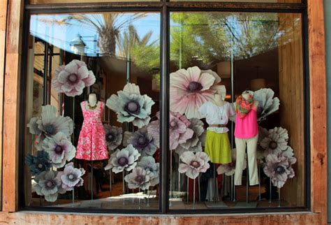 She was a wonderful wife, mother and grandmother who will be dearly missed. Floral paper creations - Lanalou Style