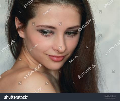 Closeup Portrait Romantic Thinking Naked Young Foto Stock 98309594