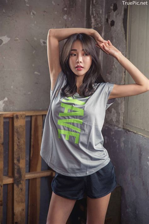 Korean Fashion Model An Seo Rin Active Fitnees Set Collection