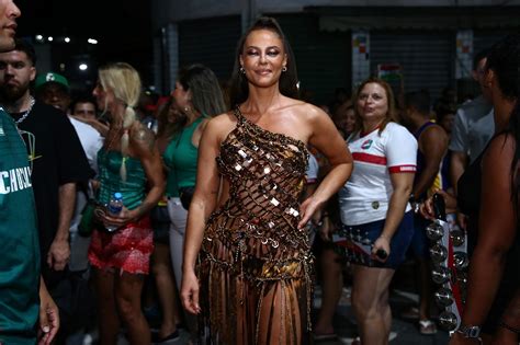 Carnaval Veja Como Foi A Folia De Paolla Oliveira