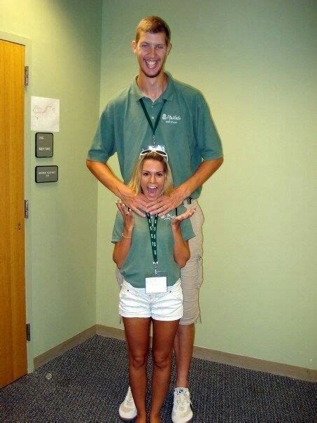 Tall Guy And Short Girl Tall Guys Short Girls Short Couples
