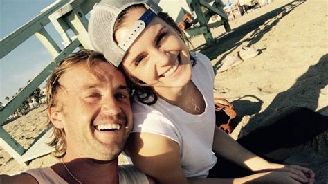 She is currently dating william l. Tom Felton (Harry Potter) : son adorable message à Emma ...