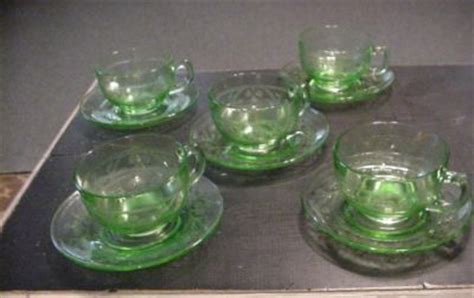 Hazel Atlas Green Depression Glass Cups With Saucers Cloverleaf