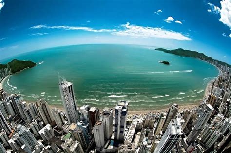 The city, with its steep hills dropping down to the sea, is popular amongst south americans. Balneário Camboriú atrai jovens para turismo estudantil ...