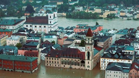 Duitsland gaat gebukt onder de hevigste overstromingen in jaren. Duitse steden onder water na zware overstromingen | De Morgen