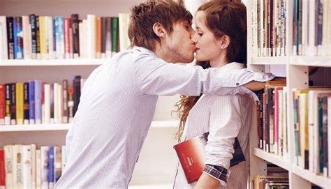 10 reasons why you should date a book lover