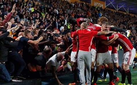Manchester United Fans Celebrate Goal Mirror Online