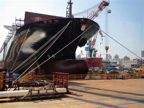 Rising LNG demand offers lifeline to South Korean shipbuilders - Nikkei ...