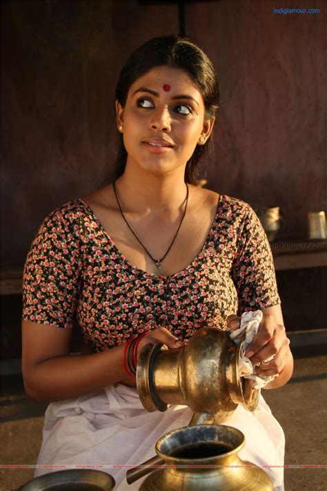 redwine malayalam iniya hot and sexy mallu tamil actress glamourus latest