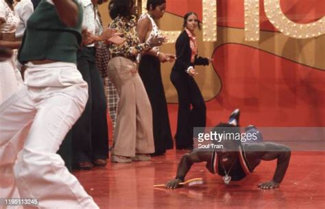 Soul Train Dancers Photos And Premium High Res Pictures Getty Images