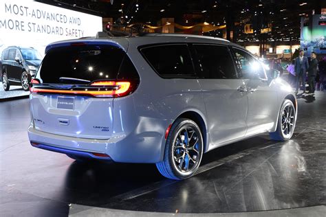 2021 Chrysler Pacifica Arrives Ready For Winter Carbuzz