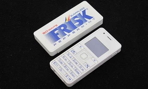 Worlds Smallest Cell Phone To Be Released In Japan Bit Rebels