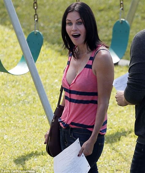 Courteney Cox Shows Lots Of Cleavage On Cougar Town Set Daily Mail Online