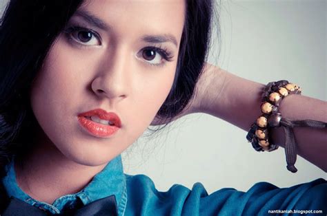 10 Artis Indonesia Tercantik Dan Terpopuler Serta Memiliki Senyuman