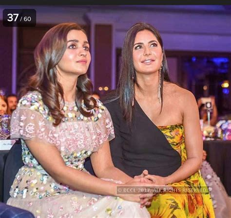 Bollywood Actress Together At Filmfare Glamour And Style Awards