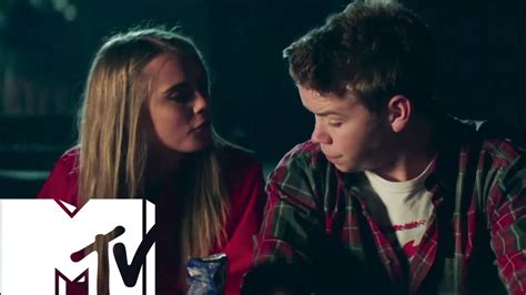 Kids In Love Cara Delevingne And Will Poulter Get Cosy By The