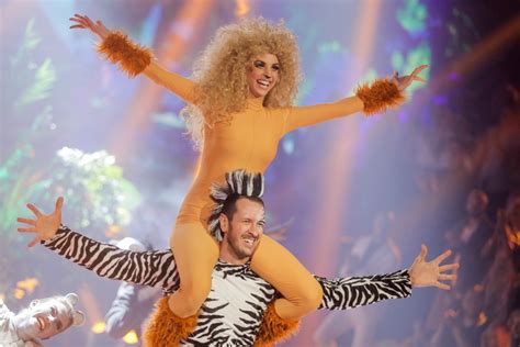 Let's dance for comic relief ended on a high last night, soaring over 7m viewers for its grand finale, early viewing figures indicate. "Let's Dance"-Finale 2019 - wer hat gewonnen?: Pascal Hens ist "Dancing Star 2019" - Ekat holt ...