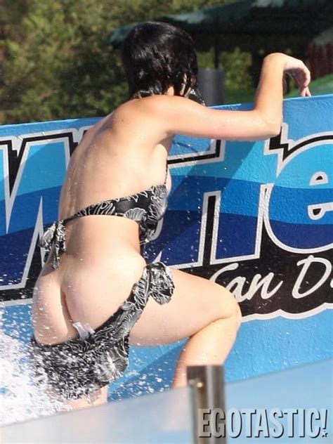 Katy Perry Wardrobe Malfunction Nude At Freepornpicss Com