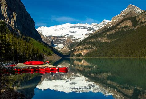 5 Reasons To Visit Banff National Park This Fall