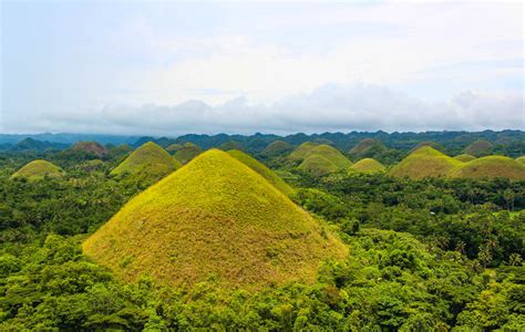Famous Tourist Spots In The Philippines