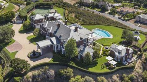 Wayne Gretzky Buys Back Mansion He Sold To Lenny Dysktra For 5 Million