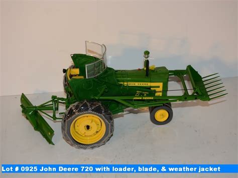 Precision Classics Ertl John Deere 720 Tractor With Loader Blade