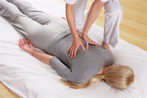 Learn Shiatsu Massage A Beginners Guide To Doing Massage Skill Success