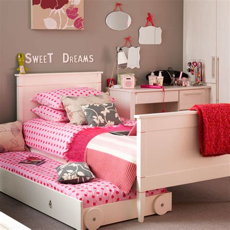 In fact there are many instances of the colour. Girls bedroom ideas for every child - from pink-loving ...