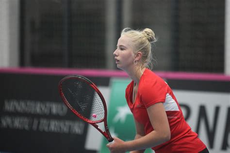 Clara tauson (born 21 december 2002) is a danish female tennis player, who in 2016, at age 13, became the youngest danish champion in tennis. Clara Tauson er Årets Tennisspiller 2019 · Dansk Tennis ...