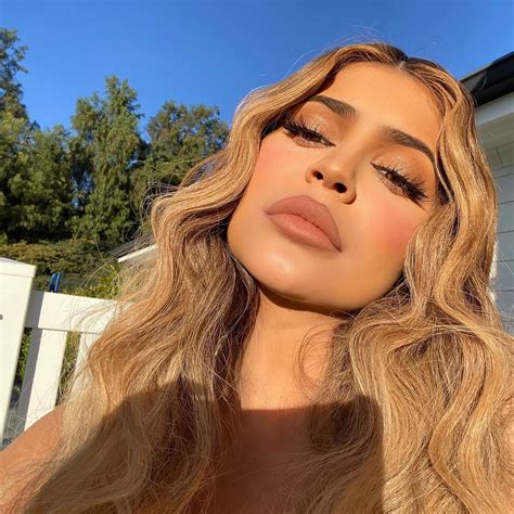 kylie jenner has died her hair a warm shade of caramel brown