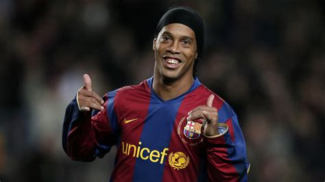 Video Ronaldinho Unveils New Single