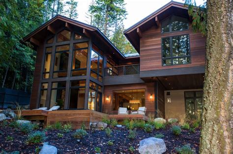 Striking Lake House Blends Modern Elements With Traditional Montana