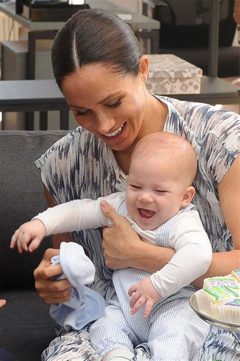 Prinz harry & herzogin meghan: Meghan Markle And Prince Harry Take Baby Archie To Meet ...
