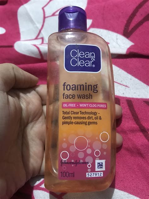 Clean And Clear Foaming Face Wash Reviews Price Benefits How To Use It