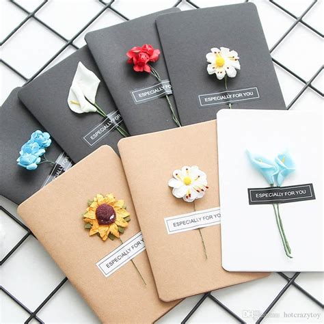 Cositas aesthetics que harán más bonito tu día Tarjetas hechas a mano con flores Tarjetas