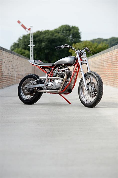 Glenns T120 Street Tracker Inazuma Café Racer