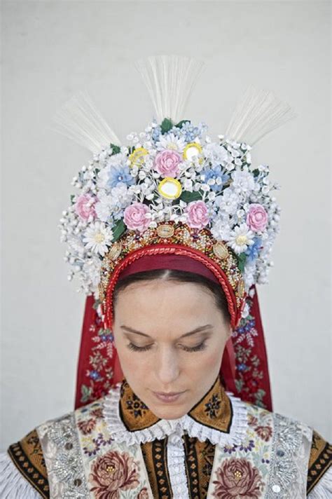 Pentlení Bridal Head Wear C1890 Reconstruction Photo Dan Vojtěch