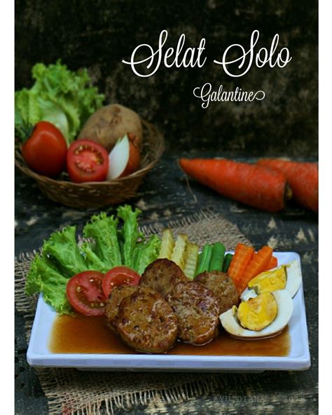 Kamu bisa memasaknya sendiri di rumah tanpa harus jauh jauh ke solo untuk merasakan. Selat Solo Galantine | Resep masakan, Resep masakan ...
