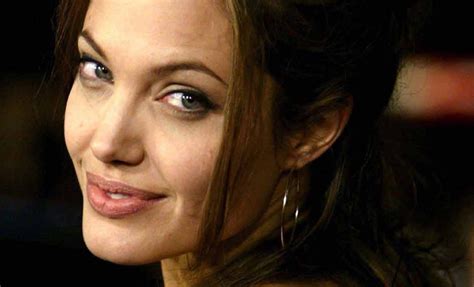 Star Angelina Jolie Voted Best Mom