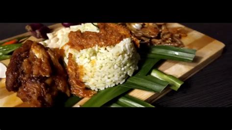 So, let the pictures tell you about nasi lemak! Nasi Lemak Pandan Ayam Goreng Berempah - YouTube
