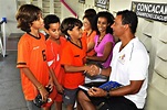 Ruud Gullit and the children from Trinidad & Tobago - a photo on Flickriver